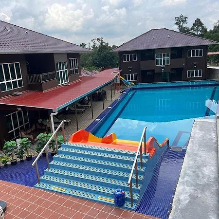 סמנייך Paradise Valley Resort Broga מראה חיצוני תמונה